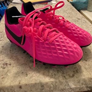 Soccer cleats